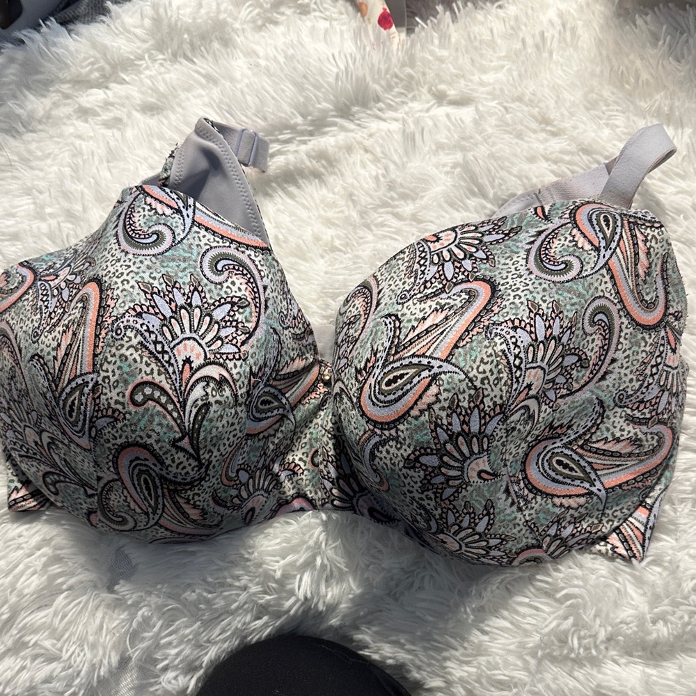 Lane Bryant  40F underwire Paisley Print Women's Bra - Gray and Pink